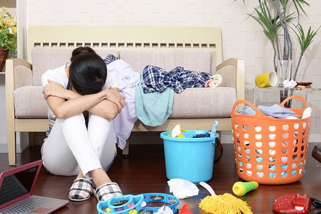 Gọi người đàn bà buôn đồng nát vào nhà, tôi sững sờ khi người ấy cởi ...