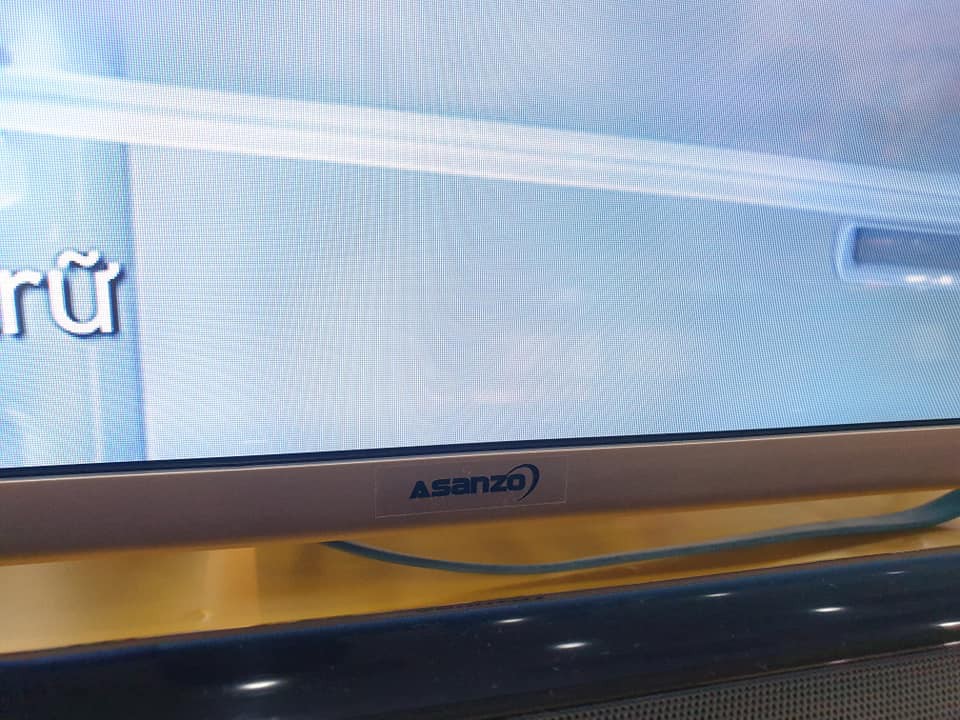 
Tivi mang nhãn Asanzo đang được bày bán tại siêu thị Điện máy Xanh (61 Lê Văn Lương, Cầu Giấy, Hà Nội).
