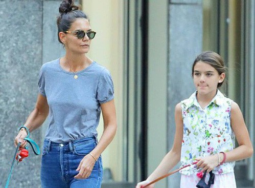 Katie Holmes đi chơi với con gái sau chia tay bạn trai