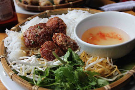 Top 10 món ăn Việt nhất định phải thử khi đến TP.HCM - Ảnh 9.