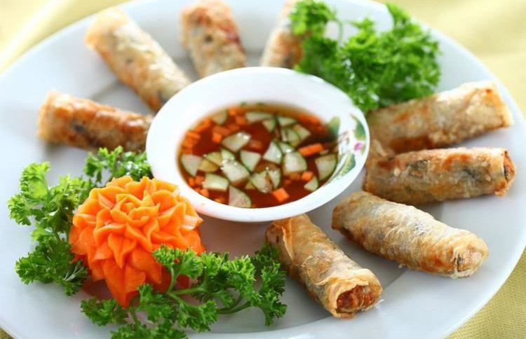 Cách rán nem vàng rộm, để nhiều giờ vẫn giòn, trăm cái như một của đầu ...