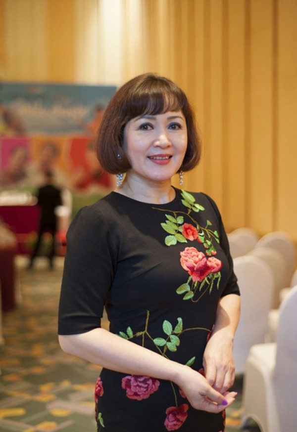 NSND Minh Hòa: Cuộc hôn nhân giấu kín của mỹ nhân Hà thành bên chồng giảng  viên