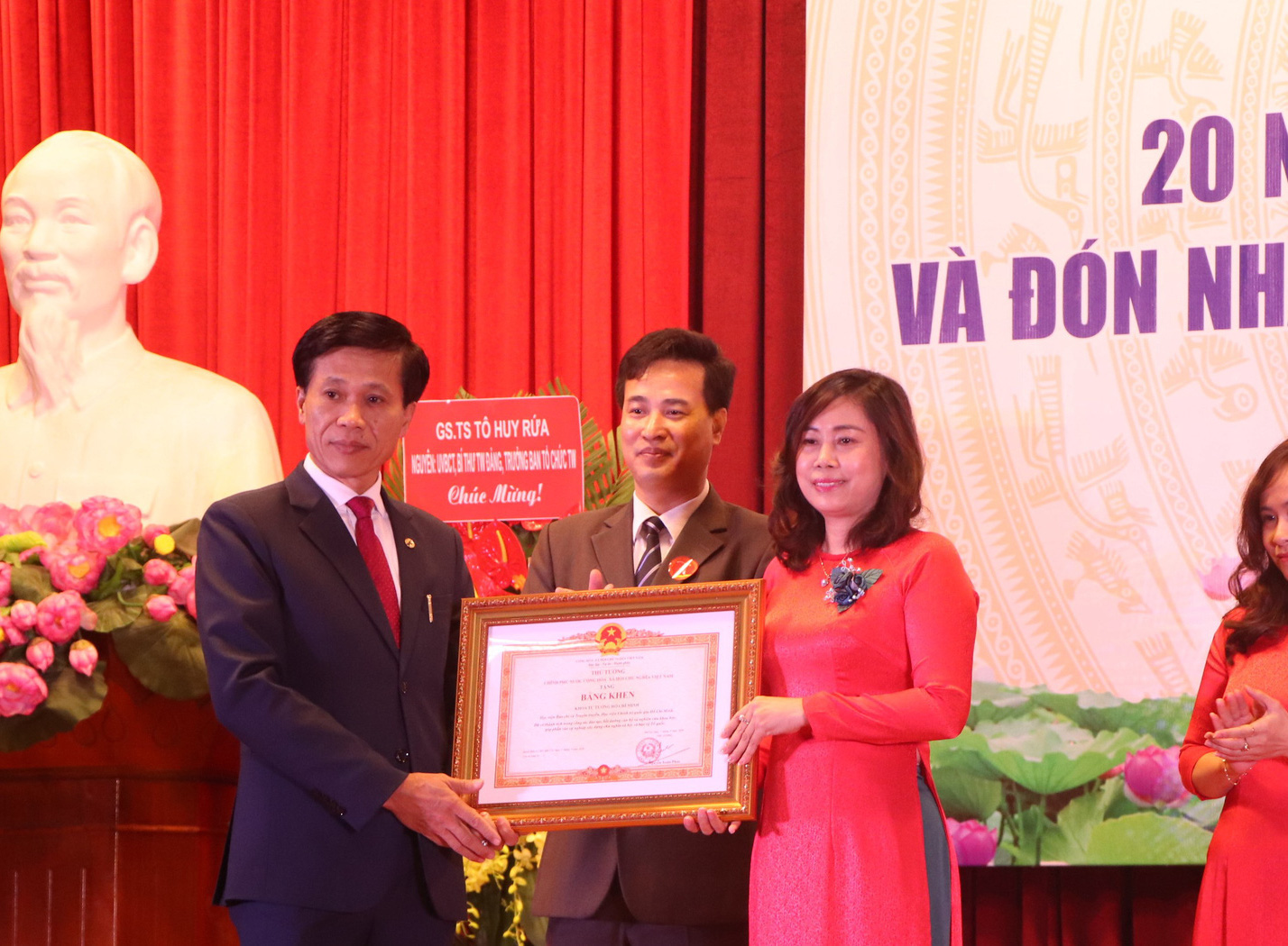 Khoa Tư tưởng Hồ Chí Minh, Học viện Báo chí và Tuyên truyền kỷ niệm 20 năm thành lập, đón nhận Bằng khen của Thủ tướng Chính phủ
