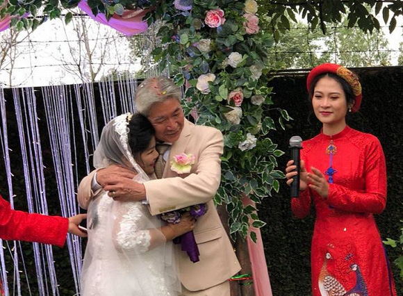 NSND Thanh Hoa: 68 tuổi mới được làm cô dâu, khóc nhiều hơn cười