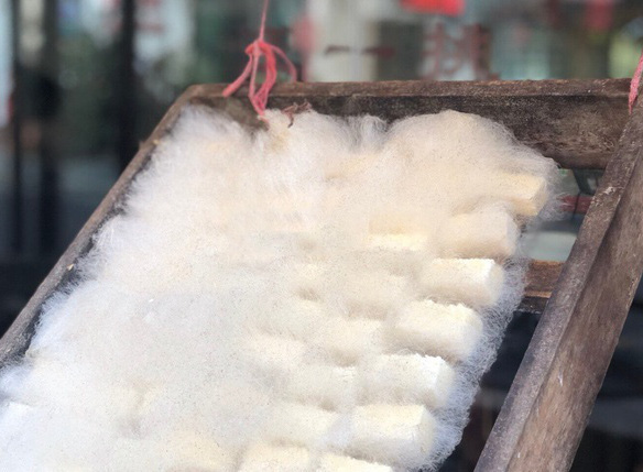 Bốc m&ugrave;i" kh&ocirc;ng k&eacute;m g&igrave; đậu phụ thối, loại đặc sản n&agrave;y c&ograve;n "mọc l&ocirc;ng"