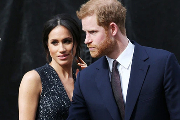 Lời đề nghị của Meghan Markle và Hoàng tử Harry khiến Nữ hoàng khó xử, dân mạng phẫn nộ