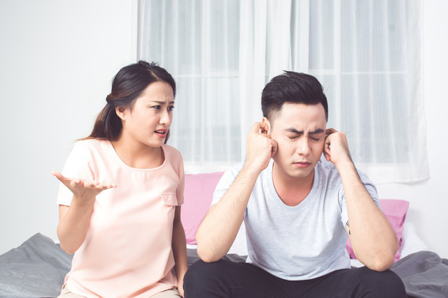 Sống không yên vì bị vợ đay nghiến chuyện... 'trinh tiết'