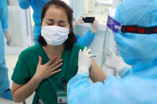 Việt Nam tiếp nhận gần 1,7 triệu liều vaccine COVID-19 đợt 2 từ cơ chế COVAX - Ảnh 3.