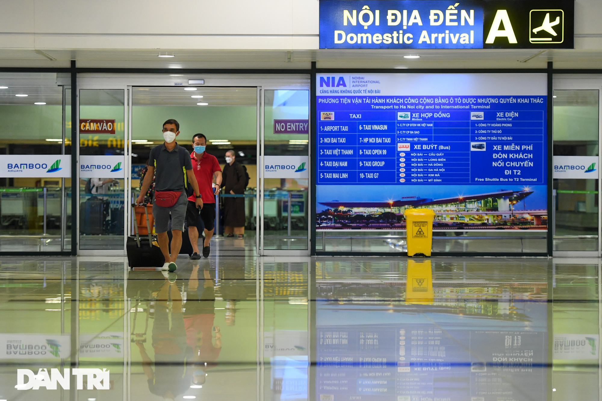 Hành khách vui mừng, hủy đặt phòng cách ly sau chuyến bay TPHCM về Hà Nội - Ảnh 4.