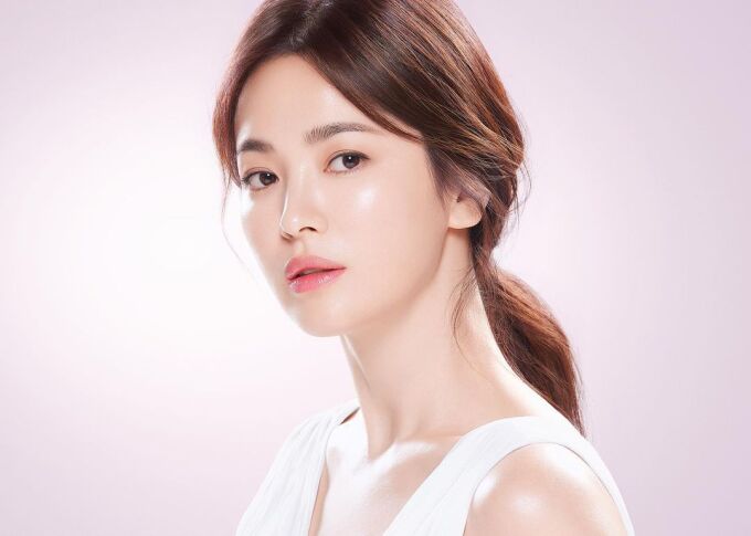 Song Hye Kyo giữ da đẹp nhờ mẹ