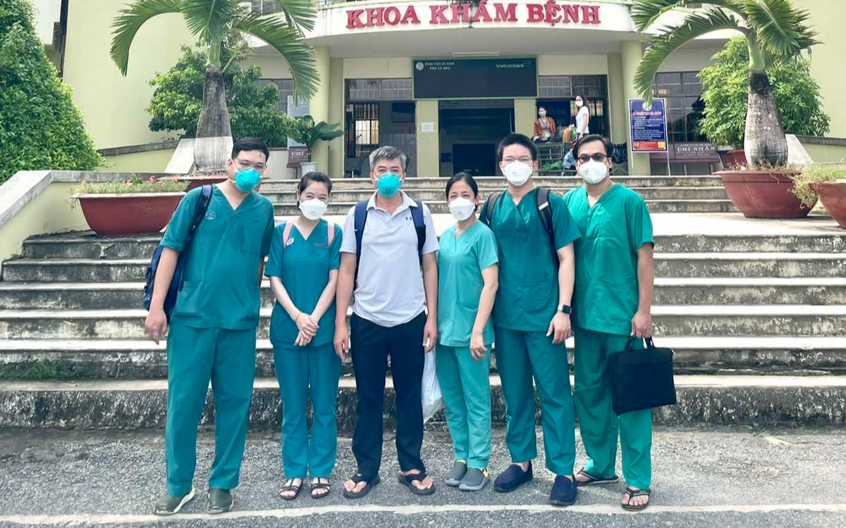 'Bác sĩ 91' dẫn đầu đoàn công tác đến Cà Mau hỗ trợ điều trị bệnh nhân COVID-19 