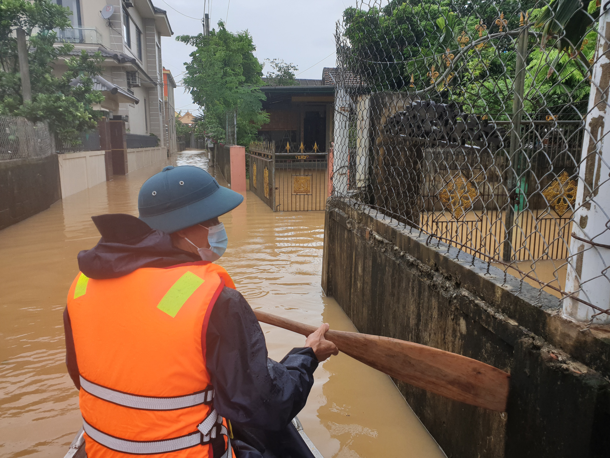 Vào &quot;rốn lũ&quot; Tân Ninh, Quảng Bình - Ảnh 2.