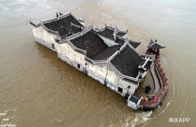 Bí ẩn ngôi chùa đứng vững giữa dòng sông dài nhất Trung Quốc, bất chấp đại hồng thủy suốt 700 năm - Ảnh 4.