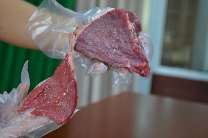 Thấy miếng thịt bò có 3 đặc điểm này tuyệt đối đừng mua - Ảnh 1.