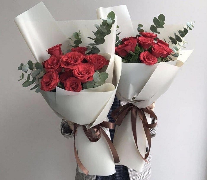 Bó hoa là món quà tuyệt vời nhất trong ngày 20/10 để thể hiện sự yêu thương đến nửa kia của mình. Hãy chiêm ngưỡng những bó hoa xinh đẹp để chọn mua món quà ý nghĩa và lãng mạn nhất cho người phụ nữ của mình.