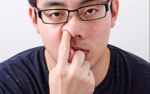 Người lớn thường đối xử tệ hại với mũi của mình bằng 4 thói quen này, nếu còn duy trì bệnh đường hô hấp của bạn sẽ ngày càng nặng thêm - Ảnh 2.