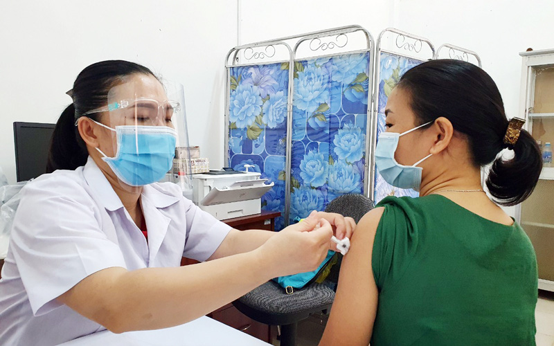 Có nên tiêm mũi 2 vaccine COVID-19 nếu phát hiện có thai?