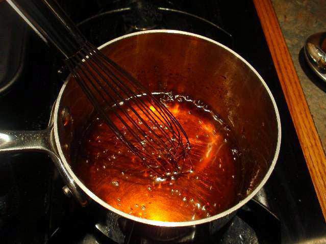 Nấu nước hàng kho thịt đừng cho đường ngay vào chảo, thêm bước này lên màu đẹp, không cháy đen - Ảnh 2.