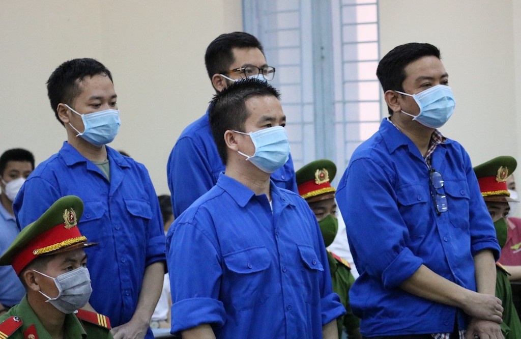 Trương Ch&acirc;u Hữu Danh v&agrave; đồng phạm bị cấm h&agrave;nh nghề b&aacute;o ch&iacute; 3 năm - Ảnh 2.