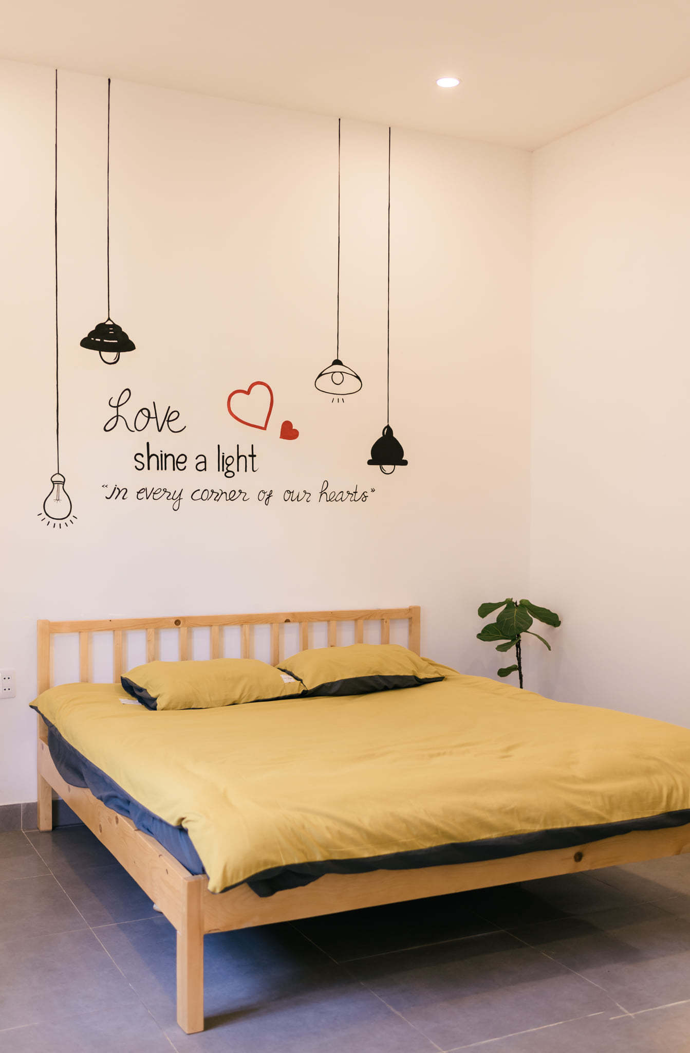 Sức hút khó cưỡng từ ngôi nhà 110m2, đồ đạc tối giản hết mức - Ảnh 12. Sức hút khó cưỡng từ ngôi nhà 110m2, đồ đạc tối giản hết mức - Ảnh 12.