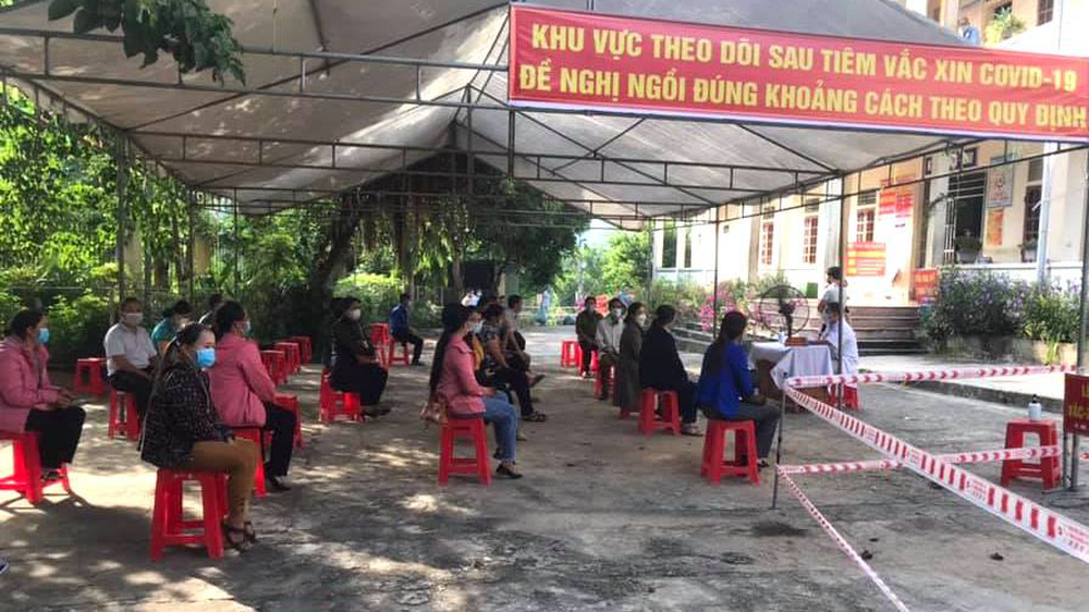 Bí thư xã đón con trai đang cách ly tập trung về nhà để 'làm vía' - Ảnh 1.