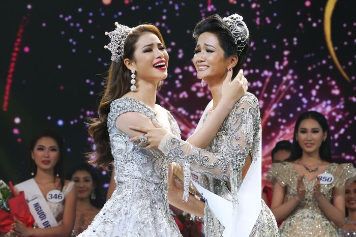 H'Hen Niê khuyên thí sinh Miss Universe Vietnam 2021: 'Ban tổ chức không đi tìm Phạm Hương thứ 2' - Ảnh 4.