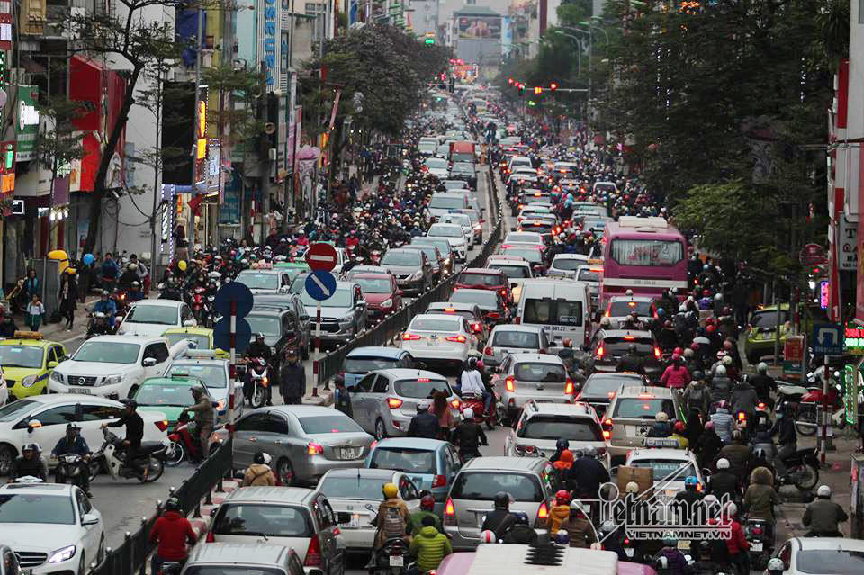 Giám đốc Sở GTVT Hà Nội: Thu phí ô tô vào khu trung tâm là cần thiết - Ảnh 1.