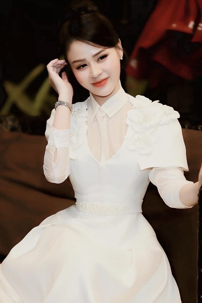 Lương Thu Trang sexy ngoài đời - Ảnh 9.