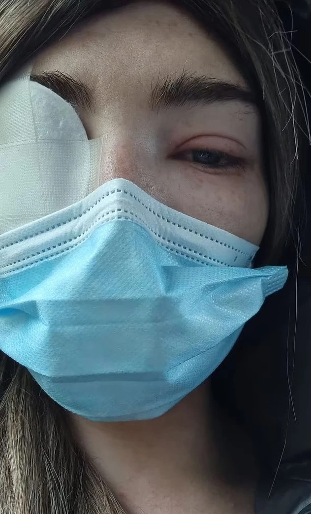 Cô gái Anh suýt bị mù vì nối mi - Ảnh 2.