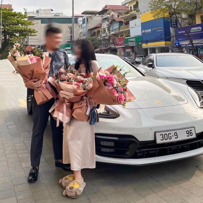 Ông trùm đường dây đánh bạc 'khủng' vừa bị bắt ở Hà Nội từng nổi như cồn vì tặng vợ xe Porsche 5 tỷ làm quà cưới? - Ảnh 2.