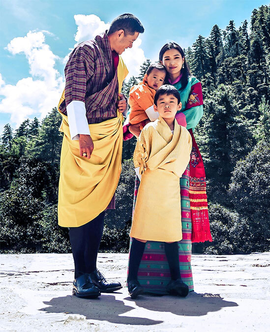 Vợ chồng Vua Bhutan kỷ niệm 10 năm cưới - Ảnh 1.