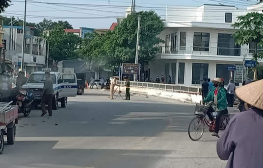 Một thai phụ bị xe hổ vồ c&aacute;n tử vong - Ảnh 1.