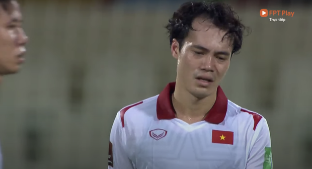 Hình ảnh các chàng trai tuyển Việt Nam bật khóc sau thất bại đáng tiếc với tuyển Trung Quốc khiến ai cũng xót xa - Ảnh 3.
