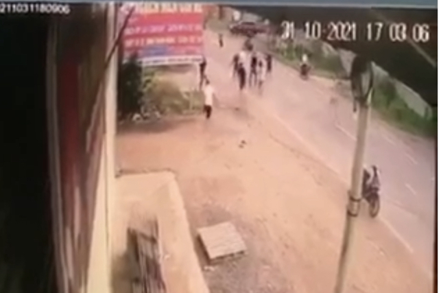 Lộ nguy&ecirc;n nh&acirc;n vụ hỗn chiến kinh ho&agrave;ng ở Đồng Nai, 1 người chết - Ảnh 2.