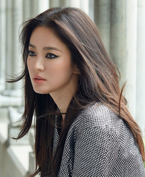 Song Hye Kyo bị 'dìm' nhan sắc khi trang điểm đậm - Ảnh 3.