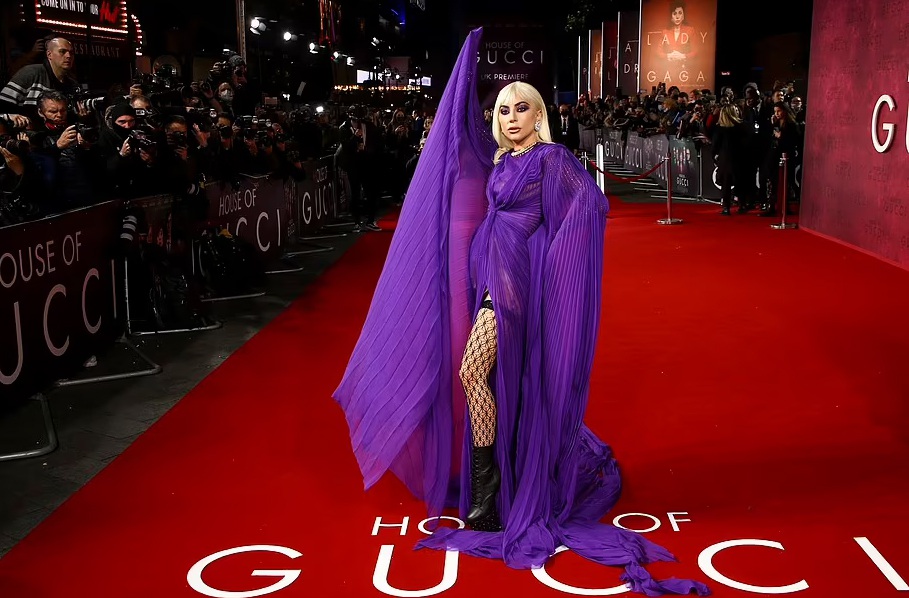 Lady Gaga với hình ảnh quý cô lộng lẫy trên thảm đỏ - Ảnh 2.