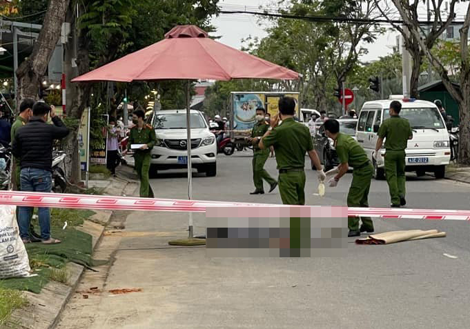 Thiếu niên 13 tuổi bị chém chết giữa trung tâm Đà Nẵng - Ảnh 1.