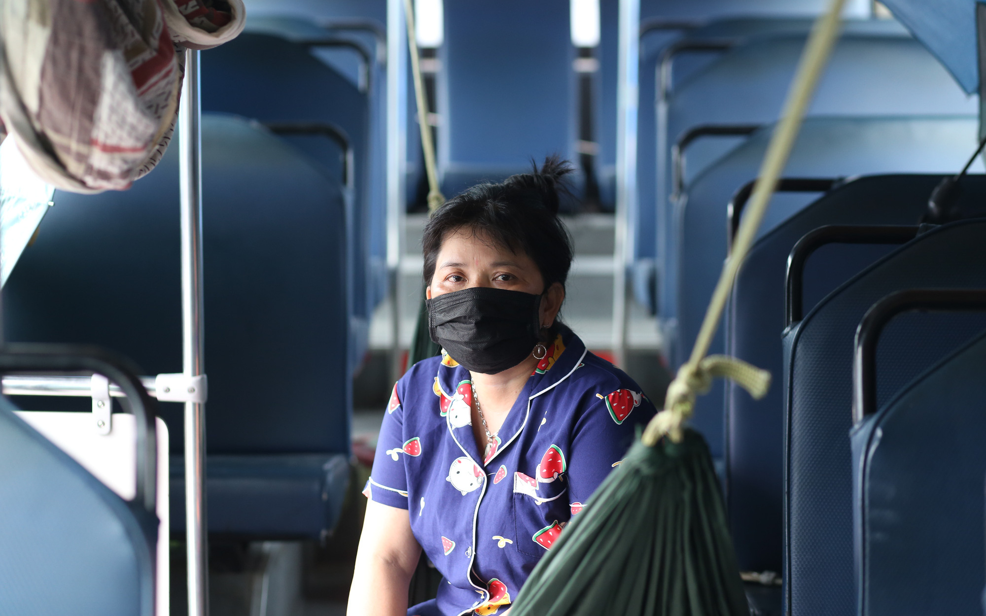 Tiếp vi&ecirc;n, t&agrave;i xế phải sống tr&ecirc;n xe bu&yacute;t gần 5 th&aacute;ng nay: Mong xe lăn b&aacute;nh từng ng&agrave;y