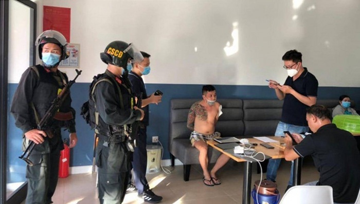 Những b&iacute; mật ph&iacute;a sau hotboy cưỡi "Mẹc" - Ảnh 3.