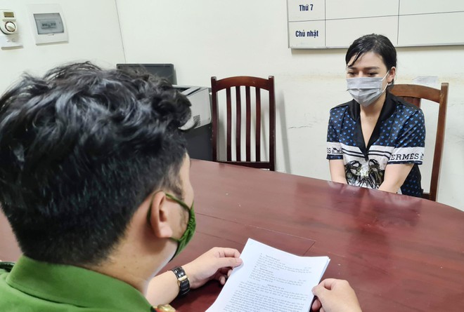 Khi g&aacute;i mại d&acirc;m c&ugrave;ng đường phải thế chấp ảnh 'n&oacute;ng' cho t&iacute;n dụng đen - Ảnh 2.