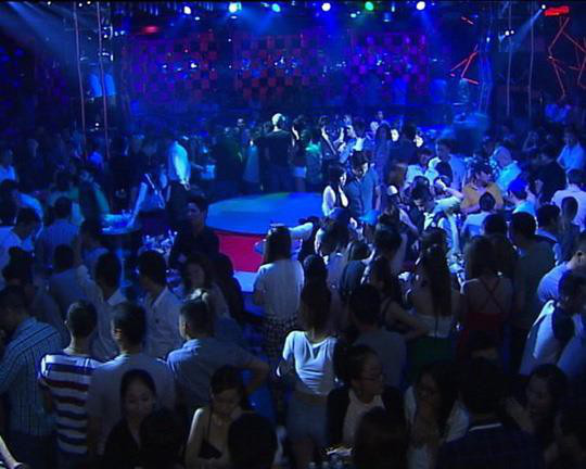 TP HCM: Karaoke, vũ trường, massage, spa, quán bar tiếp tục ngừng hoạt động