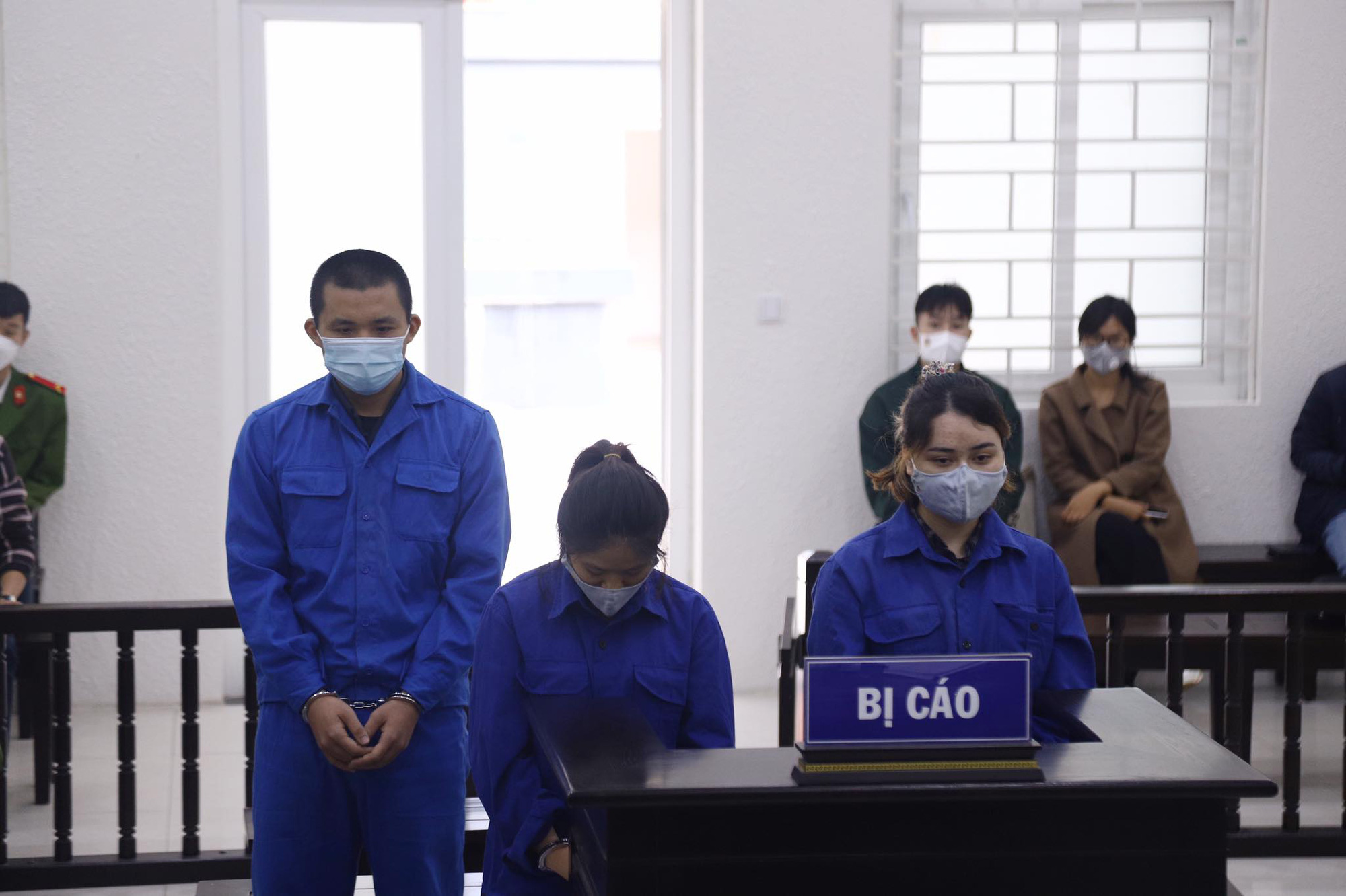 Hà Nội: Nữ sinh viên lĩnh 8 năm tù vì thuê nhà cho 17 người Trung Quốc nhập cảnh chui - Ảnh 1.