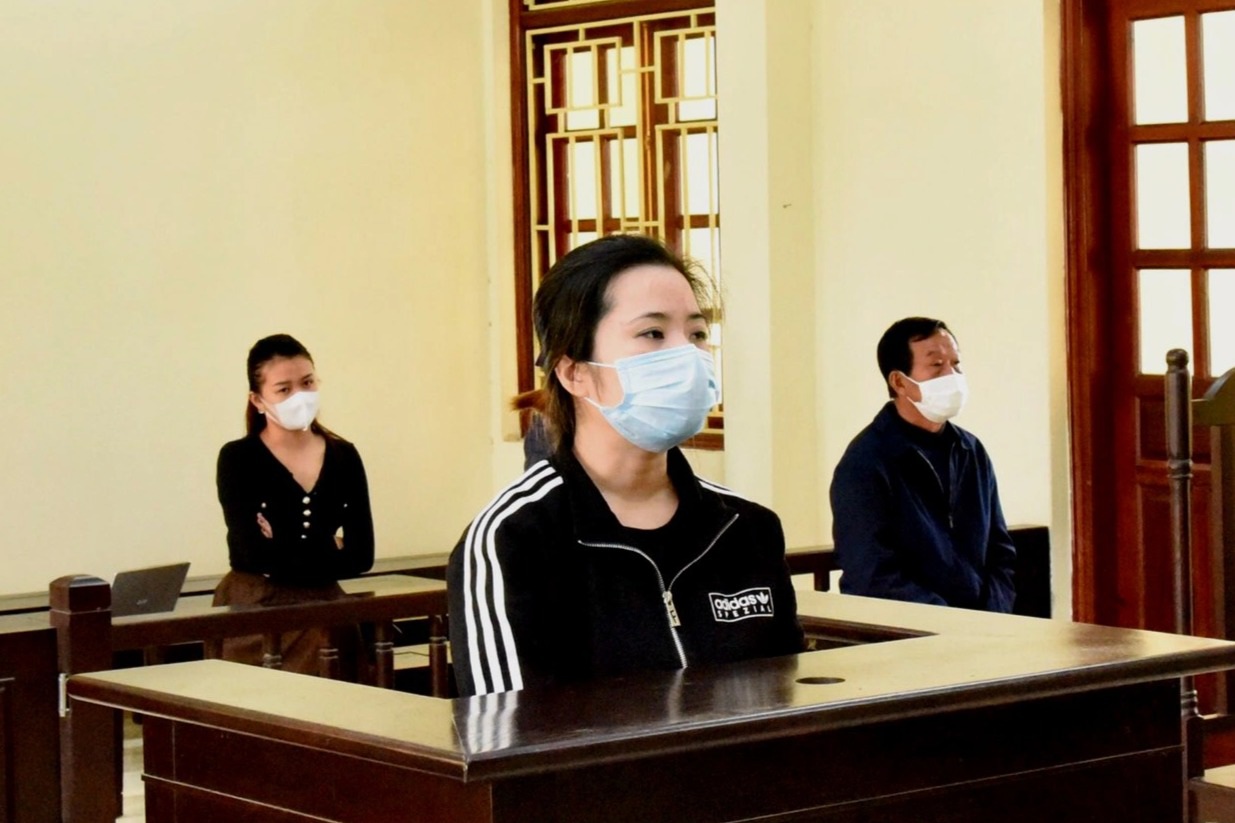 Vụ nữ nhân viên quỹ tín dụng nhanh trí nhốt kẻ cướp trong phòng: Tuyên phạt bị cáo 7 năm tù - Ảnh 1. Vụ nữ nhân viên quỹ tín dụng nhanh trí nhốt kẻ cướp trong phòng: Tuyên phạt bị cáo 7 năm tù - Ảnh 1.