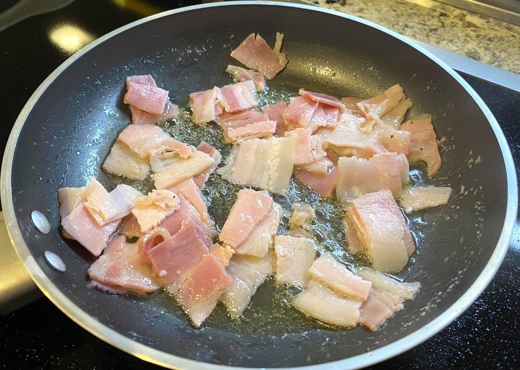 Làm khoai tây đút lò phô mai thịt xông khói tại nhà - Ảnh 8.