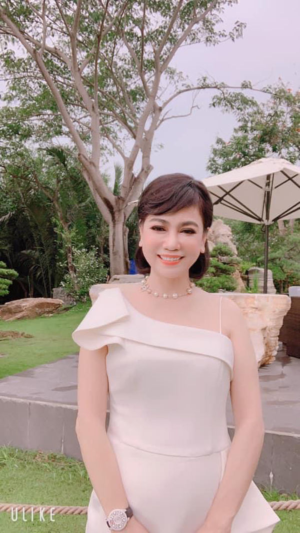 Mẹ chồng Diệp Lâm Anh chi 500 triệu mua 1 chiếc túi, gu thời trang hàng hiệu không hề thua kém con dâu - Ảnh 10.