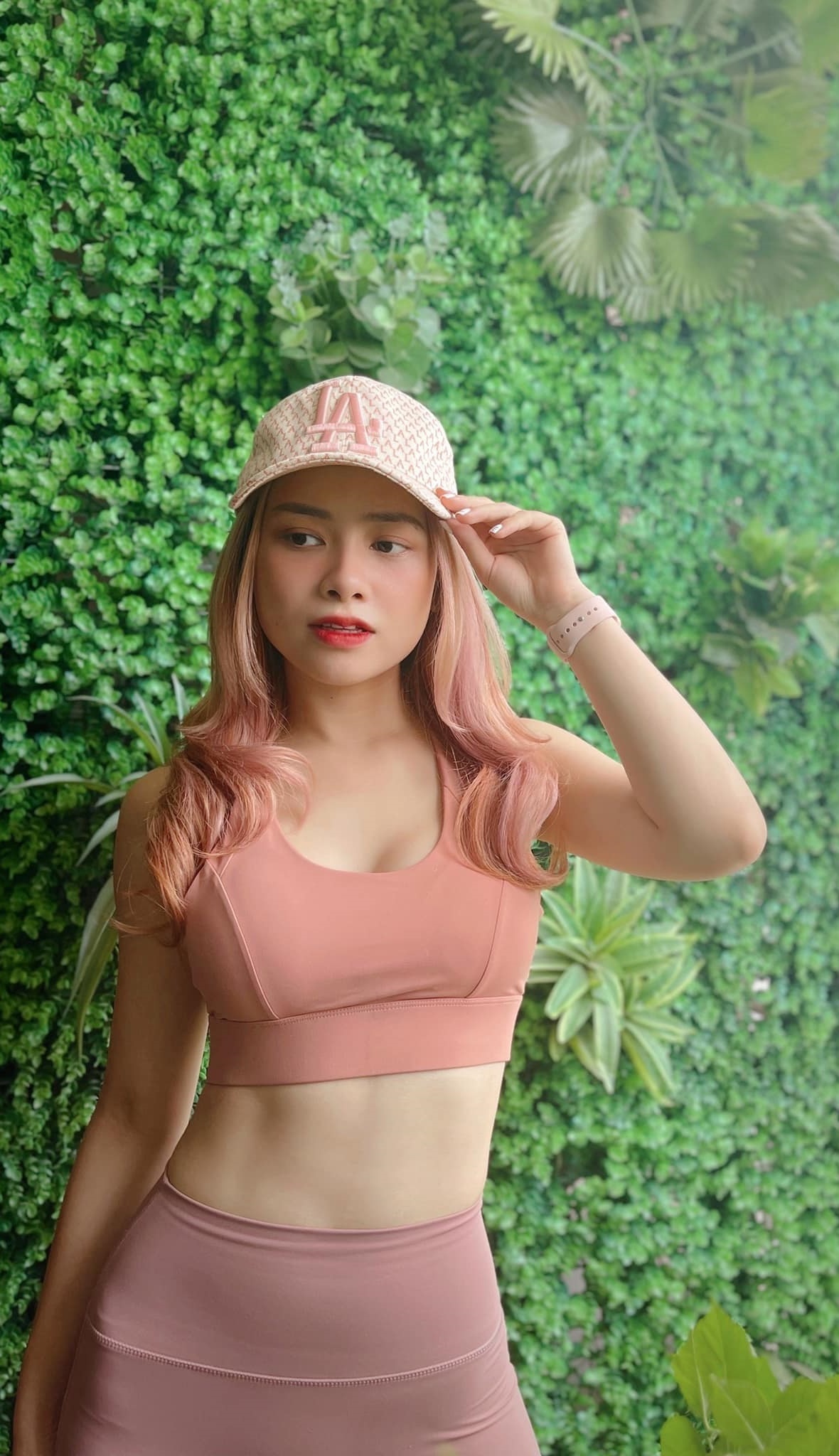 Những c&ocirc; gi&aacute;o xinh đẹp, n&oacute;ng bỏng của showbiz Việt - Ảnh 14.