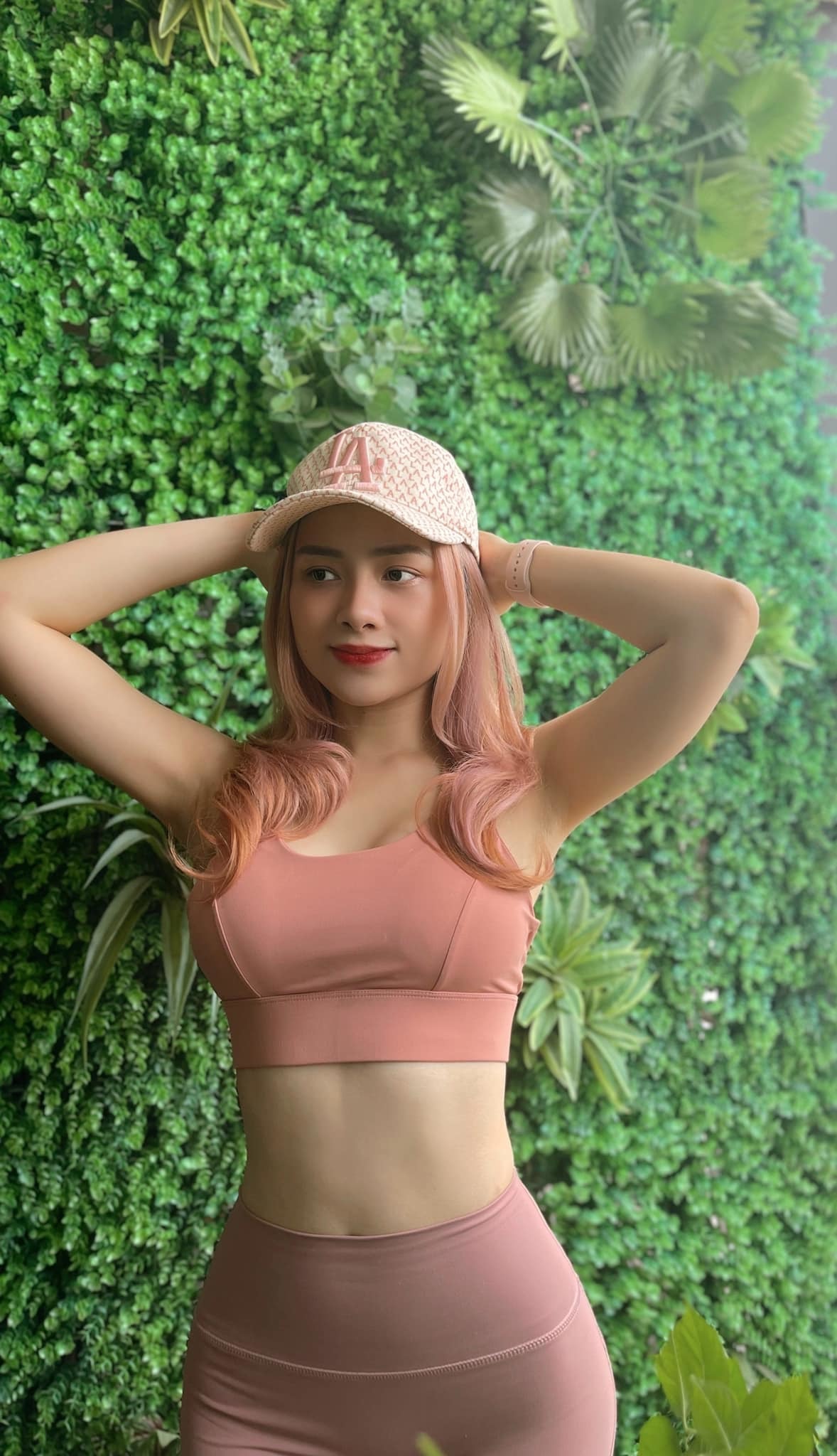 Những c&ocirc; gi&aacute;o xinh đẹp, n&oacute;ng bỏng của showbiz Việt - Ảnh 13.