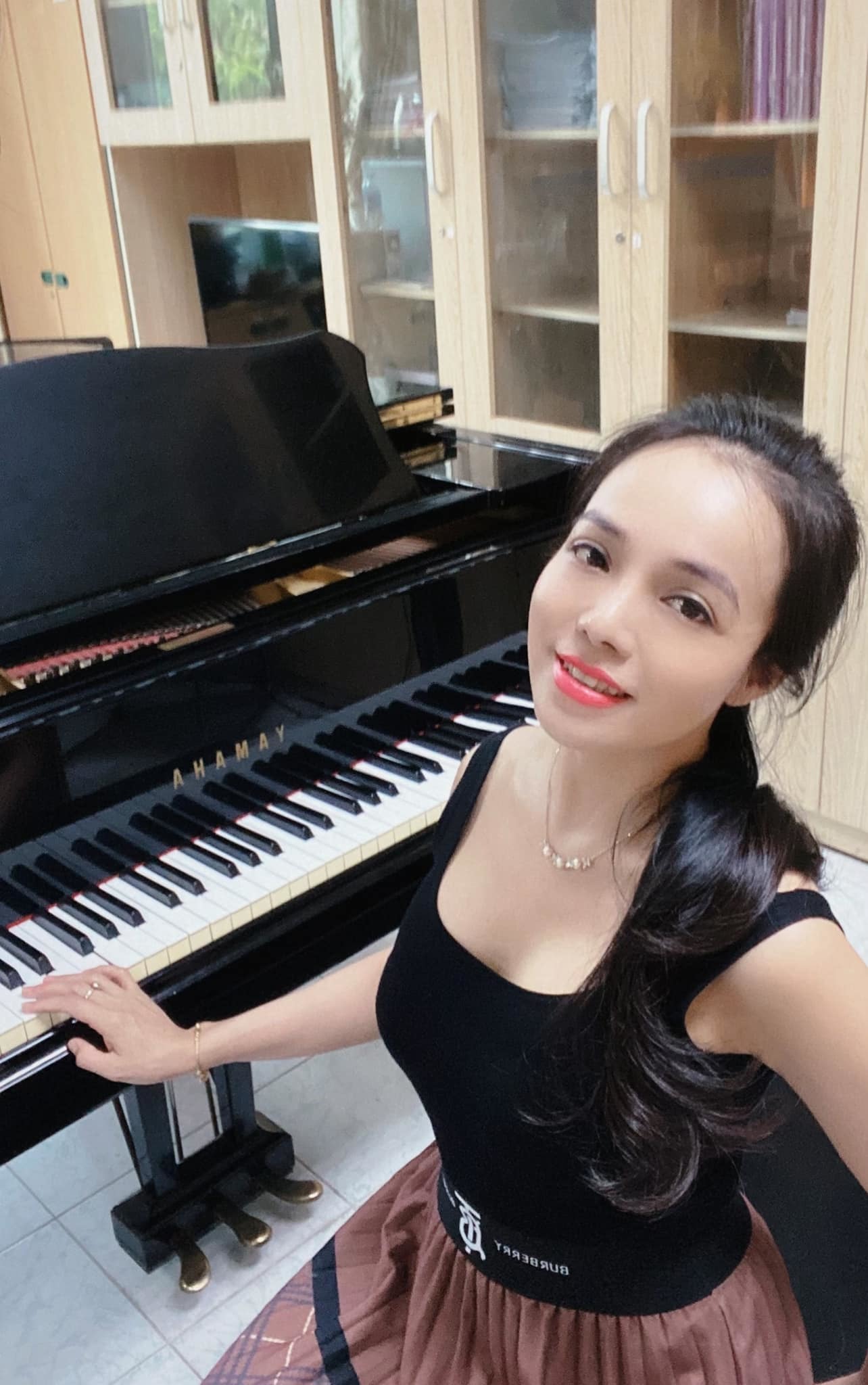 Những c&ocirc; gi&aacute;o xinh đẹp, n&oacute;ng bỏng của showbiz Việt - Ảnh 3.