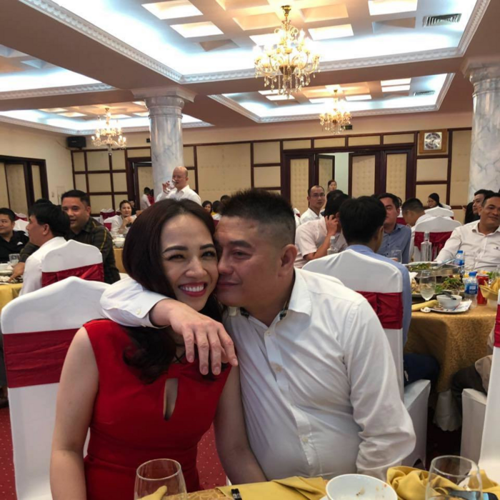 Nhan sắc ái nữ Bầu Thụy: 'Từng nhận được bằng khen của Tổng thống Mỹ, profile siêu đỉnh' - Ảnh 4.