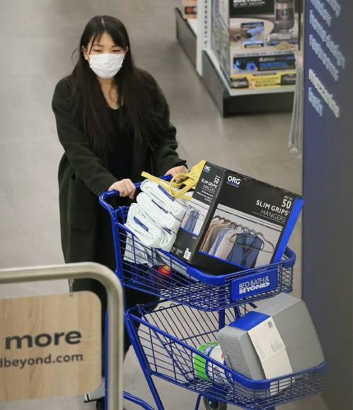 Cựu Công chúa Mako một mình đi mua sắm ở New York - Ảnh 8.